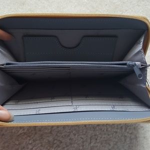 Kenneth Cole Bags - Wallet Kenneth Cole Bags - Wallet